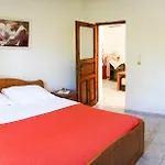 Vila Aliaj Luxury Apartment With 2 Rooms With Private Wonderful Terrace