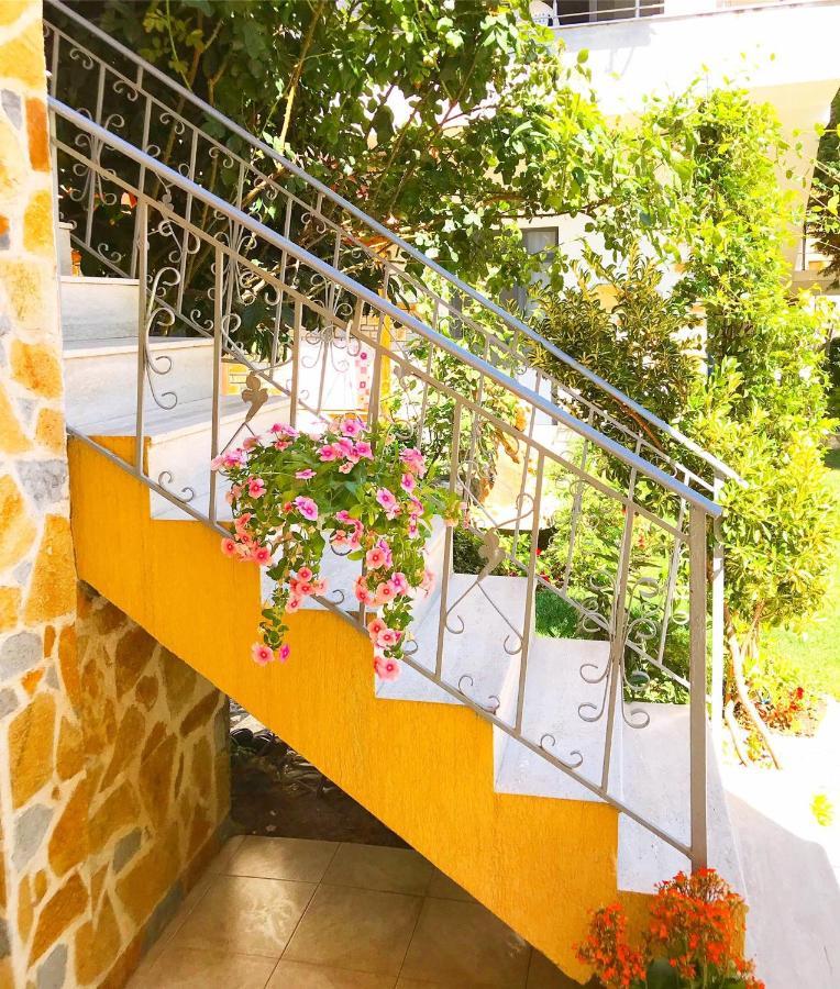 Vila Aliaj Luxury With 2 With Private Wonderful Terrace * Durrës